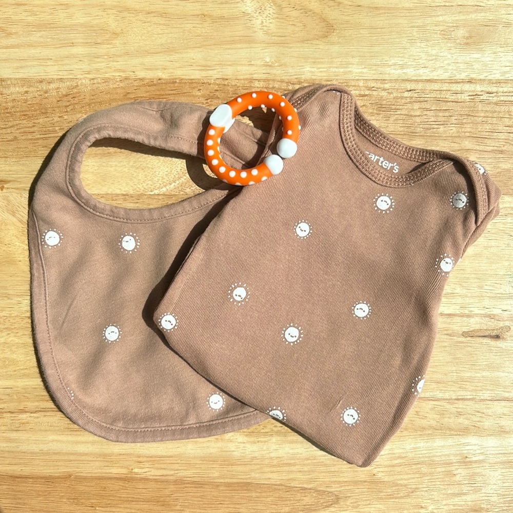 BUNDLE bodysuit & bib 🥰